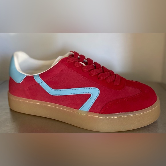 STEVE MADDEN WOMENS RED AND BLUE SNEAKERS - Picture 4 of 15